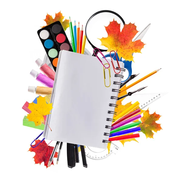 Accessori scuola su sfondo bianco — Foto Stock