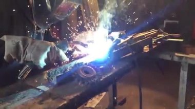 Kaynakçı eylem. Düşük odak derinliği