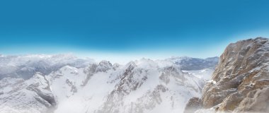 Kış kar zamanlı Dolomites panorama görüntülemek