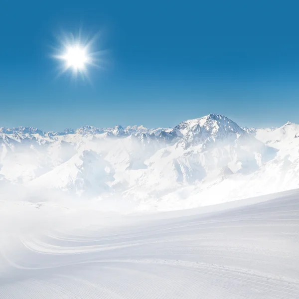 Άποψη πανοράματος Άλπεις χιόνι του χειμώνα — Φωτογραφία Αρχείου