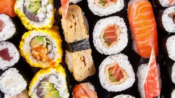 Movimento deslizante de comida de sushi — Vídeo de Stock