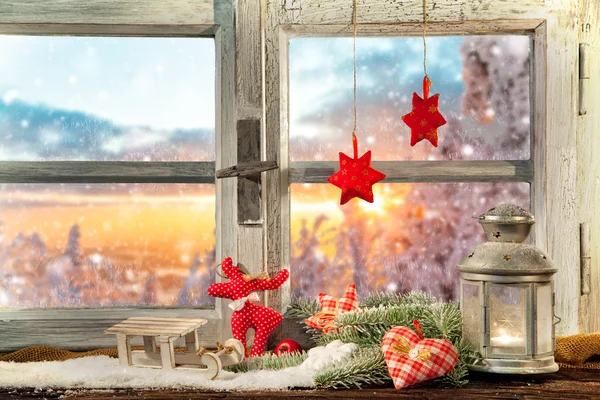 Ατμοσφαιρική Χριστούγεννα διακόσμηση στρωματοειδής φλέβα παραθύρων — Φωτογραφία Αρχείου