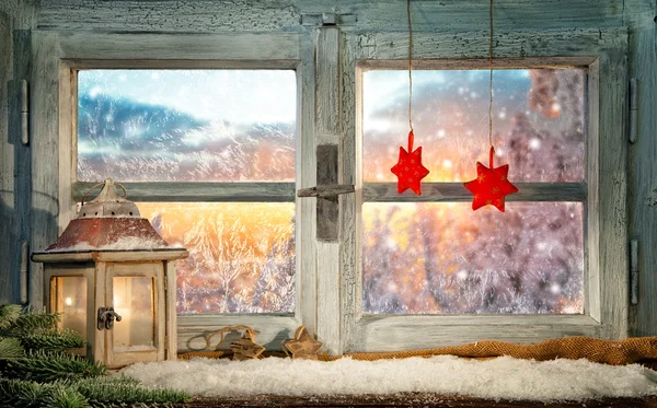 Ατμοσφαιρική Χριστούγεννα διακόσμηση στρωματοειδής φλέβα παραθύρων Royalty Free Εικόνες Αρχείου