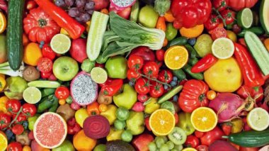 Çeşitli Taze Meyveler ve Sebzeler. Kamera Hareket Kontrol Sistemi 'ne yerleştirildi. High Speed Cinema Camera 'da çekilmiştir. Hareketli Kamera.