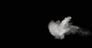 Beyaz Duman Dokusunun Süper Yavaş Hareketi Siyah Arkaplanda İzole Edildi. Yüksek Hız Sineması Kamerası 'nda çekildi, 500fps. Üst üste koymak için VFX ögesi.