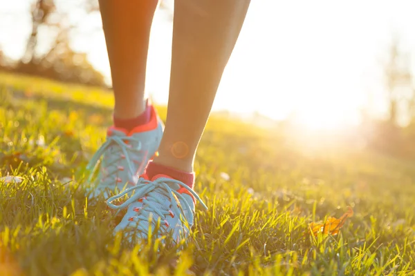 Bliska stopy kobiece Runner — Zdjęcie stockowe