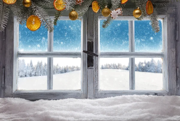 Vintage ventana de madera con vistas al paisaje de invierno —  Fotos de Stock