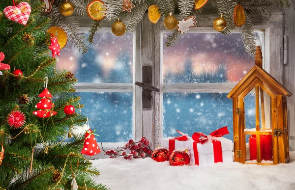 Atmospheric Christmas window sill decoration — Stock Photo, Image