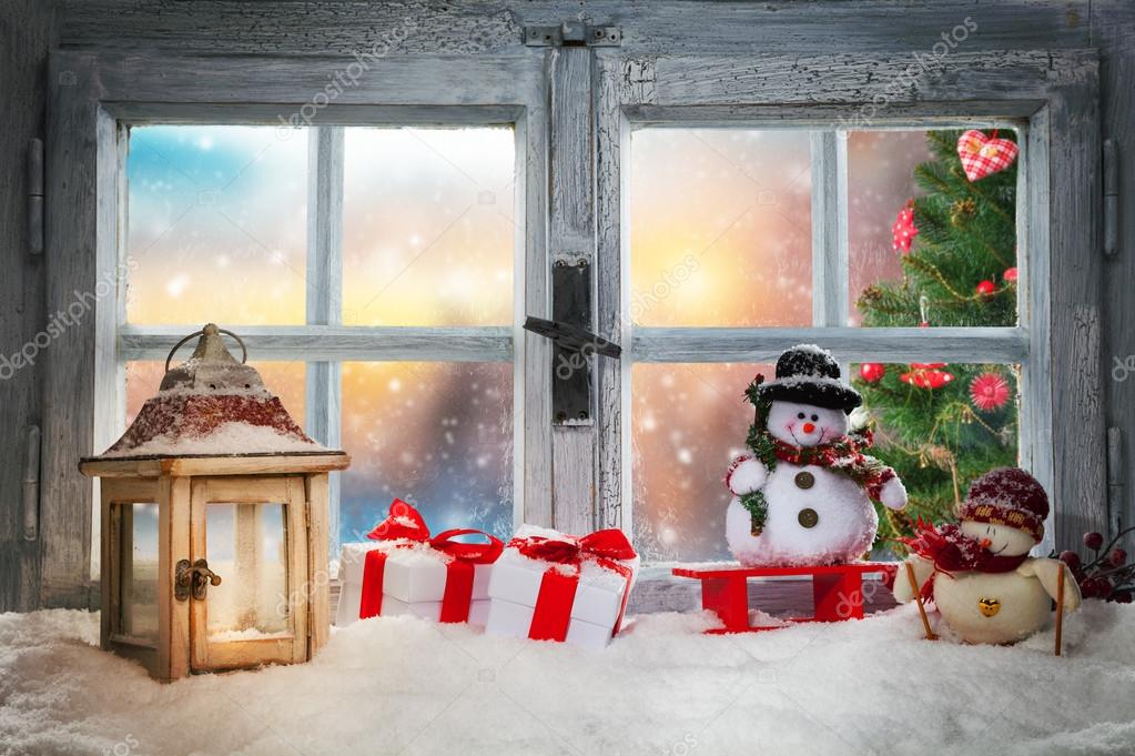 Atmospheric Christmas window sill decoration — Stock Photo