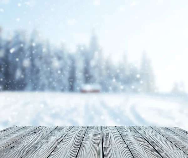 Paysage d'hiver avec planches en bois — Photo