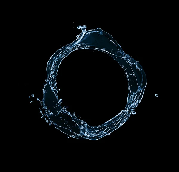Lingkaran percikan air biru terisolasi pada latar belakang hitam — Stok Foto