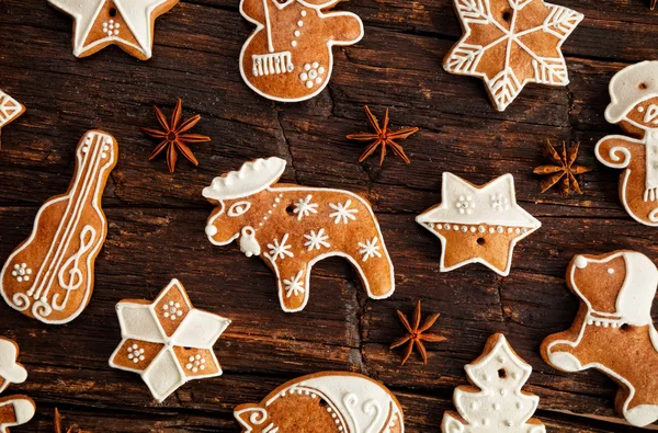 Kerstmis zelfgemaakte peperkoek koekjes — Stockfoto