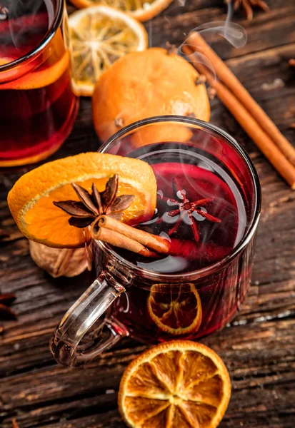 Hot wine drinks with spicy and sweet arrangement