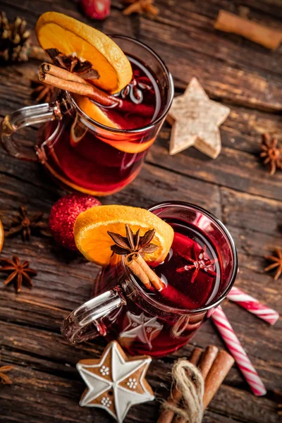 Hot wine drinks with spicy and sweet arrangement