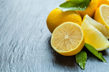 Taze limon siyah taş