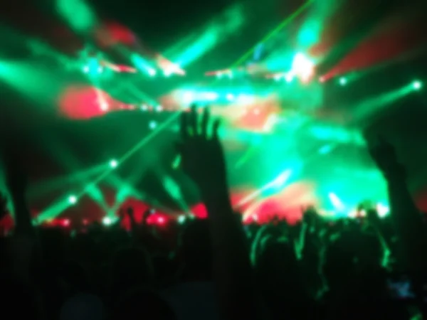 Tournage flou de foule lors d'un concert de musique — Photo
