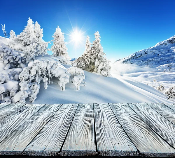 Prachtig winterlandschap in de bergen — Stockfoto