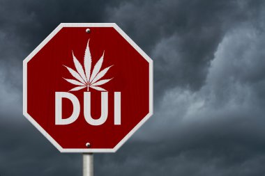 Etkisi yol işaret altında sürüş durdurmak
