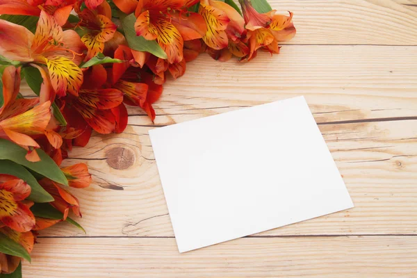 Tarjeta de felicitación negra con flores —  Fotos de Stock