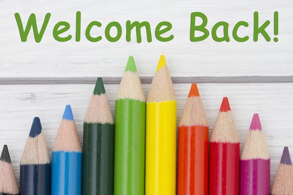 Kredki z tekstem Welcome Back — Zdjęcie stockowe