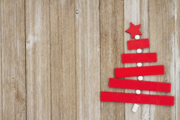 Albero Natale Legno Rosso Con Sfondo Legno Grunge Con Spazio — Foto Stock