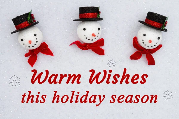 Ciepłe Życzenia Tym Sezonie Świątecznym Powitanie Bałwanami Świątecznymi Cylindrach Białym — Zdjęcie stockowe