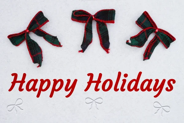 Щасливі Свята Повідомлення Червоними Зеленими Тартановими Різдвяними Бантами Білому Іскрі — стокове фото