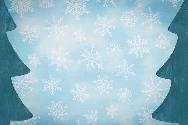 Vánoční Strom Bílém Modrém Sněhové Vločky Pozadí Kopírovat Prostor Pro Stock Obrázky