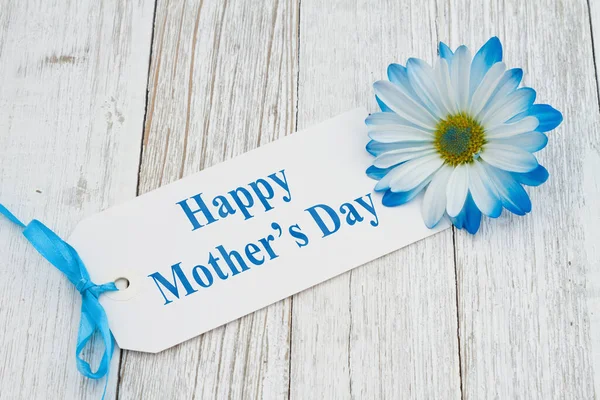 Happy Mothers Day Gift Tag Flower Weathered Whitewashed Wood Desk — Stock Photo, Image