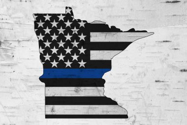 Minnesota haritasında polis memurlarını desteklediğiniz için Amerikan bayrağı var.