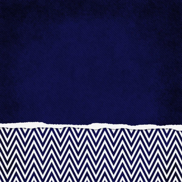 Quadratischer blauer und weißer Zick-Zack-Chevron zerrissen Grunge texturierten Backgr — Stockfoto
