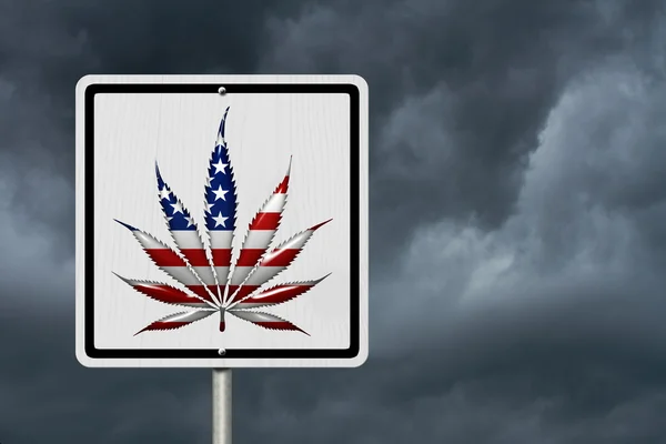 Bilkörning under påverkan av marijuana — Stockfoto