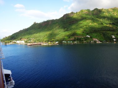 Moorea Lagoon View bir seyahat gemisinde, Fransız Polinezyası.