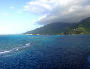 Moorea Lagoon View bir seyahat gemisinde, Fransız Polinezyası.
