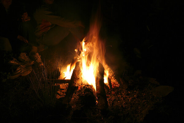 Костер вблизи
