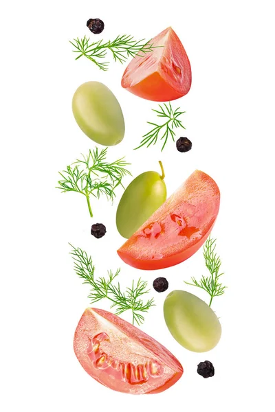 Set van vliegende verse ingrediënten voor de salade op witte achtergrond — Stockfoto