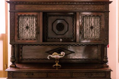 Klasik ahşap antika çekmeceler.