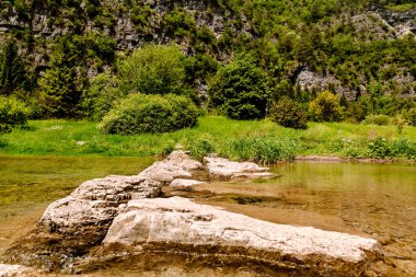 İtalya 'nın Ledro Gölü Bölgesi' nde dağ manzarası