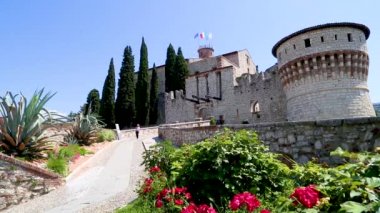 Güneşli bir günde Brescia Kalesi 'nin bir parçası