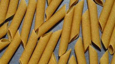 Durum buğdaylı makarna yakın çekim. Sağlıklı tam tahıllı makarna. Yüksek kalite.