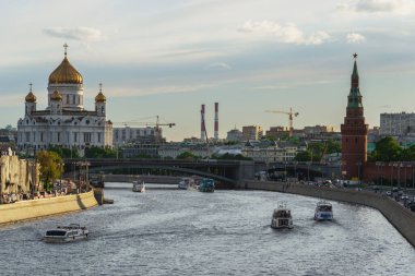 Kızıl Meydan ve Kremlin Moskova 'da gün batımında.