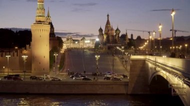 Geceleri Moskova 'nın güzel manzarası. Moskova Kremlin