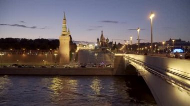 Geceleri Moskova 'nın güzel manzarası. Moskova Kremlin