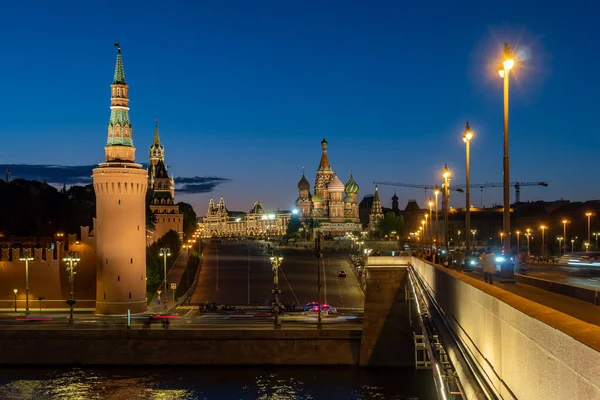 Schöne Aussicht auf Moskau bei Nacht. Moskauer Kreml. — Stockfoto