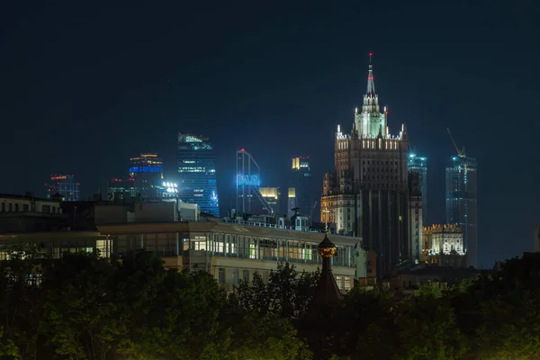 Schöne Aussicht auf Moskau bei Nacht. Moskau-Stadt — Stockfoto