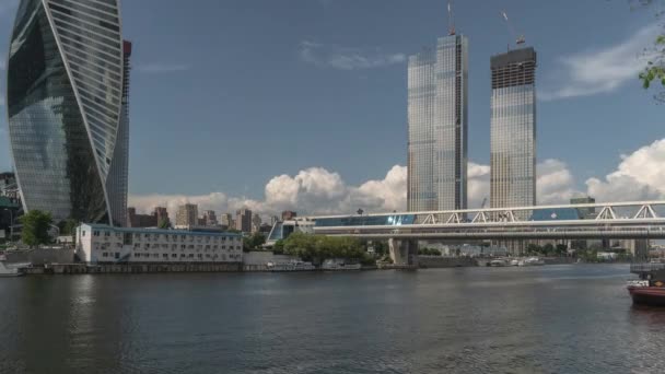 モスクワ市のビジネスセンターの高層ビル。タイムラプス — ストック動画