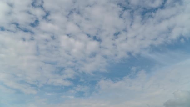 Nuvole in rapido movimento nel cielo. Timelapse — Video Stock