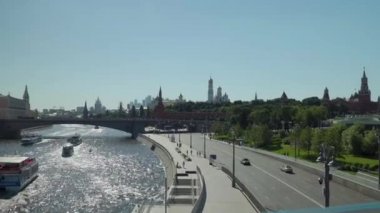 Moskova Kremlin manzarası nehir ve set manzarası.
