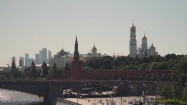 Moskova Kremlin manzarası nehir ve set manzarası.
