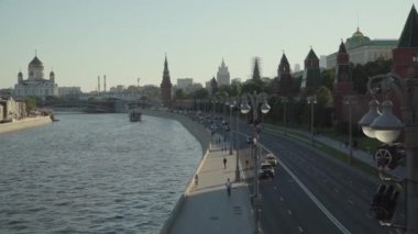 Moskova Kremlin manzarası nehir ve set manzarası.